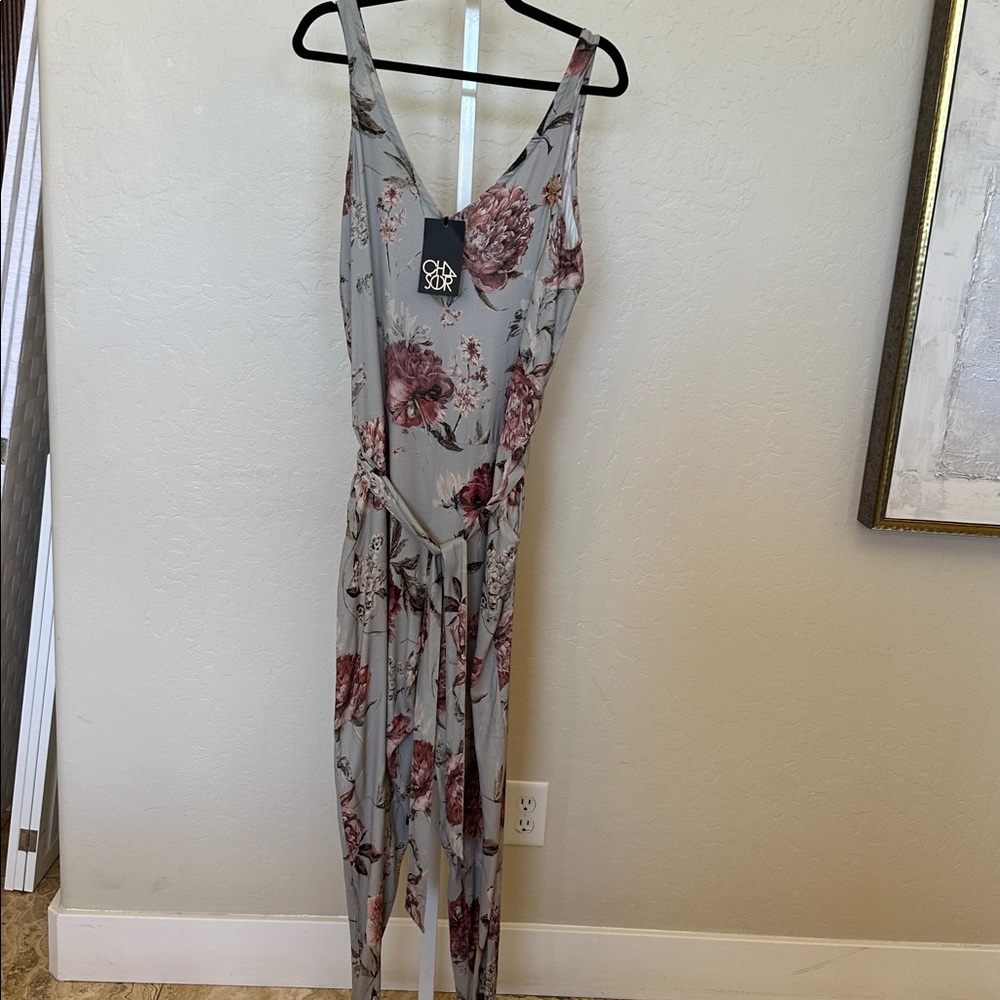 NWT  Chaser med floral Sleeveless Jumpsuit